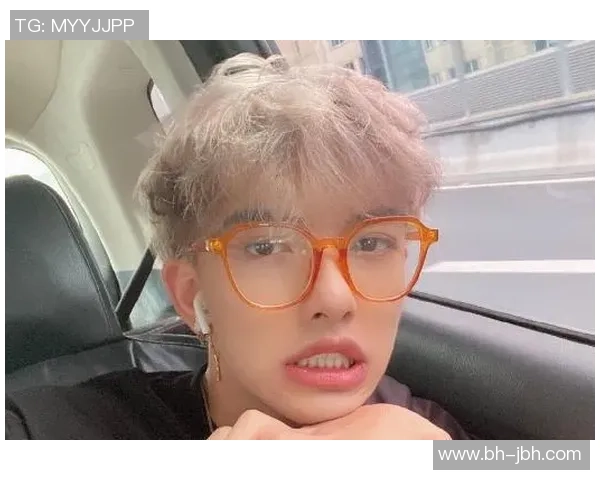 中国足球球星女儿抖音名字曝光引热议 网友纷纷猜测背后故事 中国足球球星女儿抖音名字曝光引热议 网友纷纷猜测背后故事