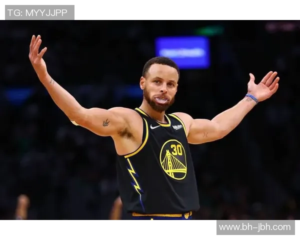 足球新帅哥球星崭露头角 吸引无数目光成为球迷新宠 足球新帅哥球星崭露头角 吸引无数目光成为球迷新宠